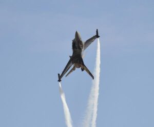 Επεσε F-16 στην Ανδραβίδα ενώ βρισκόταν στη φάση της προσγείωσης