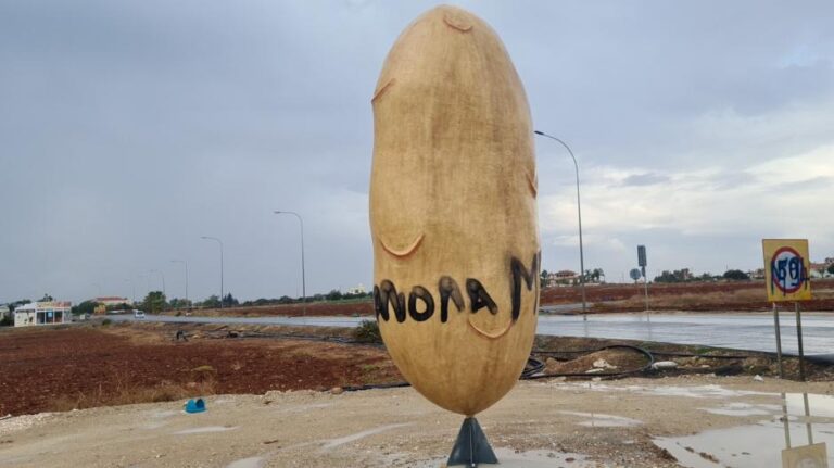 €500 σε όποιον βοηθήσει να βρεθούν οι ένοχοι για τον βανδαλισμό της "Big Potato"