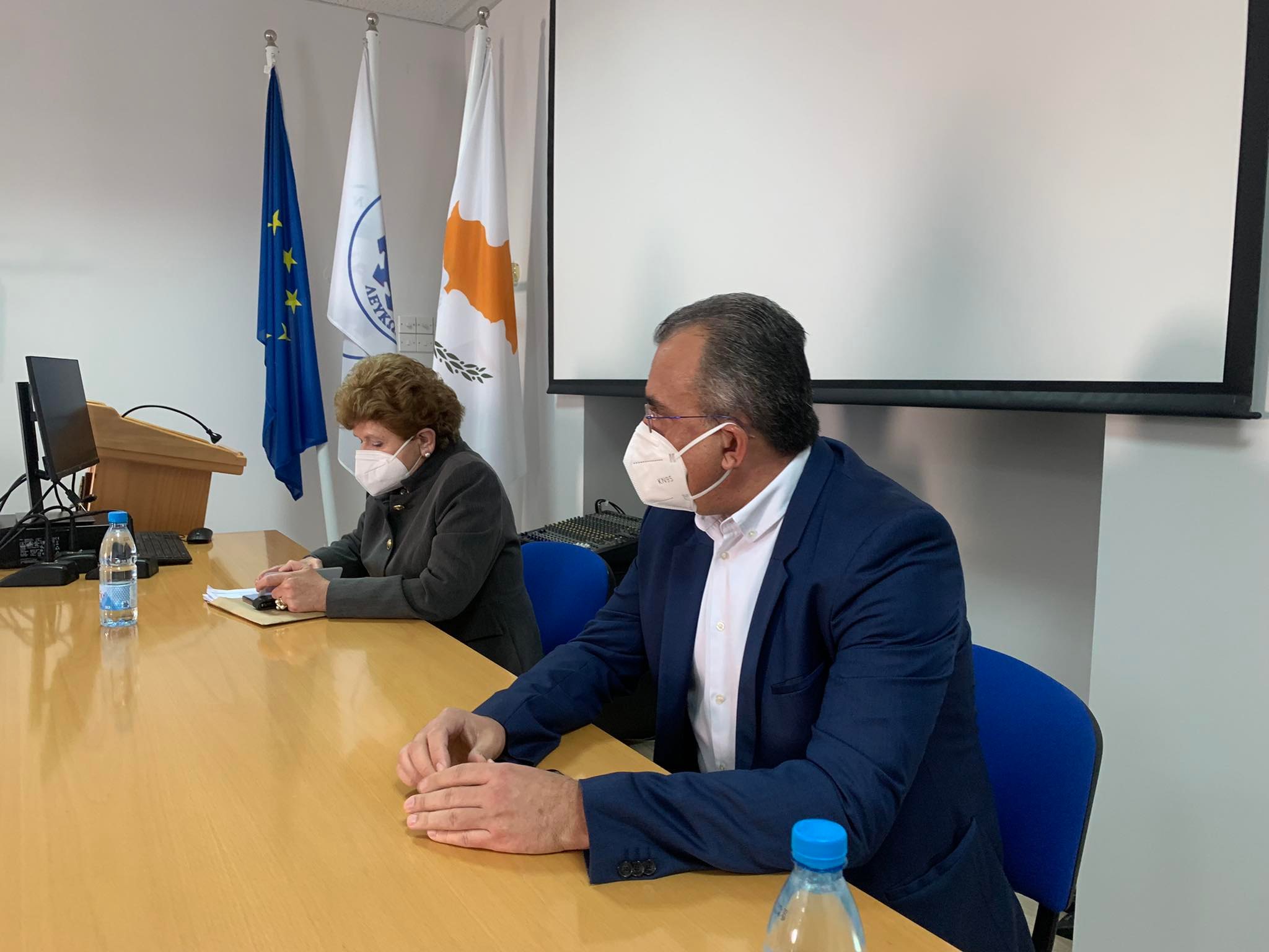 Υπουργός Υγείας: "Πιο αναγκαία η τρίτη δόση λόγω της μετάλλαξης Όμικρον"