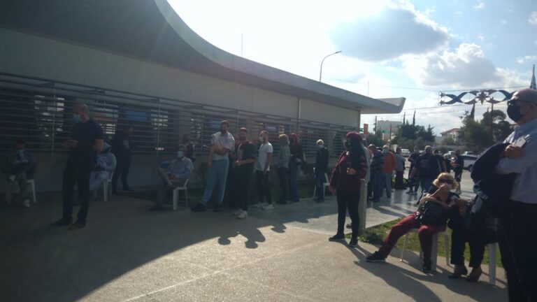 ΒΙΝΤΕΟ: Πήραν την «ανιούσα» οι εμβολιασμοί μετά τα νέα μέτρα