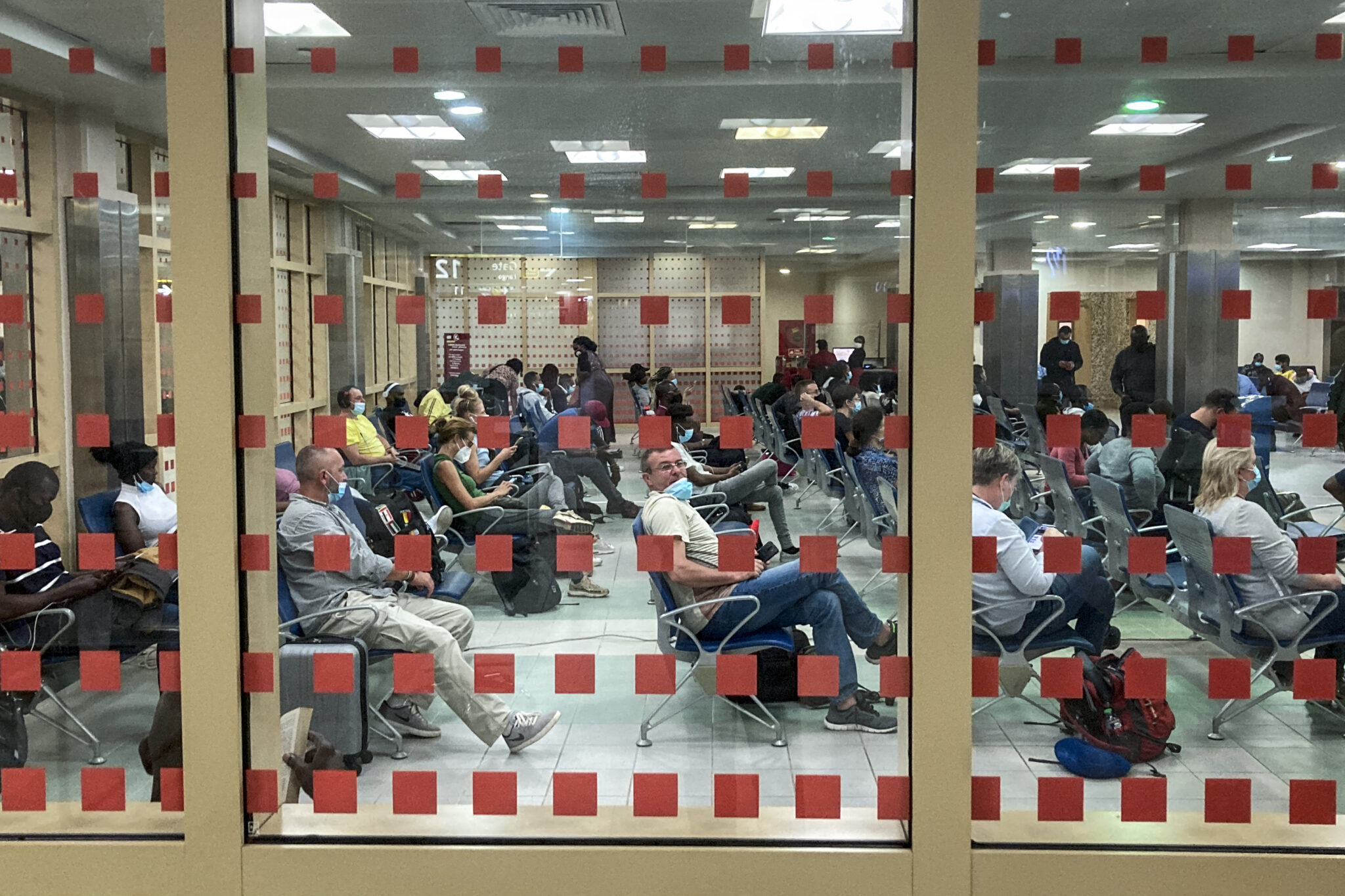 Επιβεβαιώθηκαν οι φόβοι στην Ολλανδία: 13 τα κρούσματα της νέας μετάλλαξης