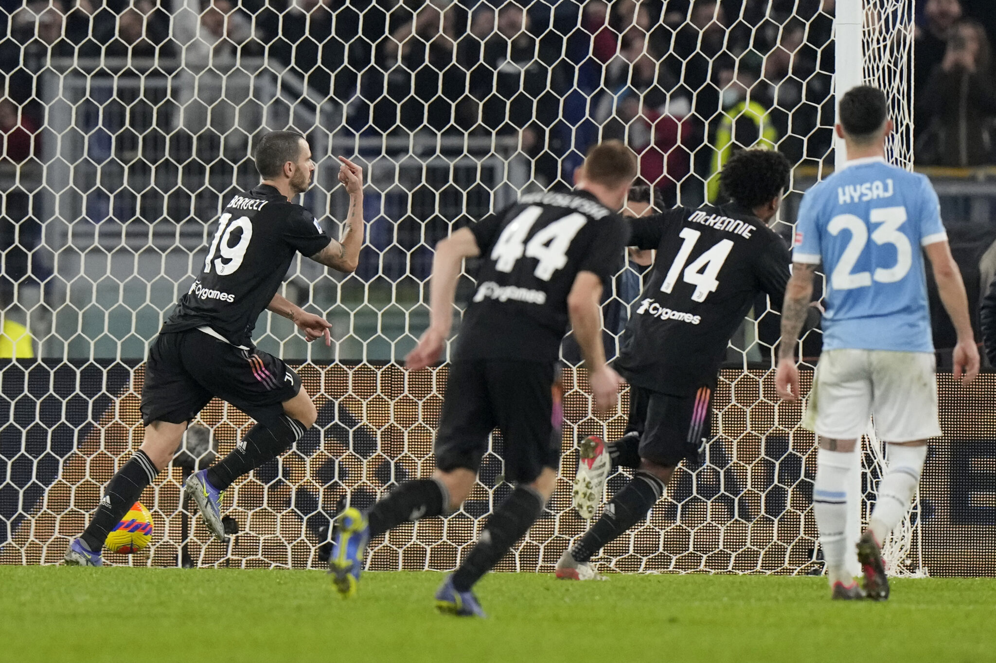 Ο Μπονούτσι «καθάρισε» τη Λάτσιο με δύο πέναλτι