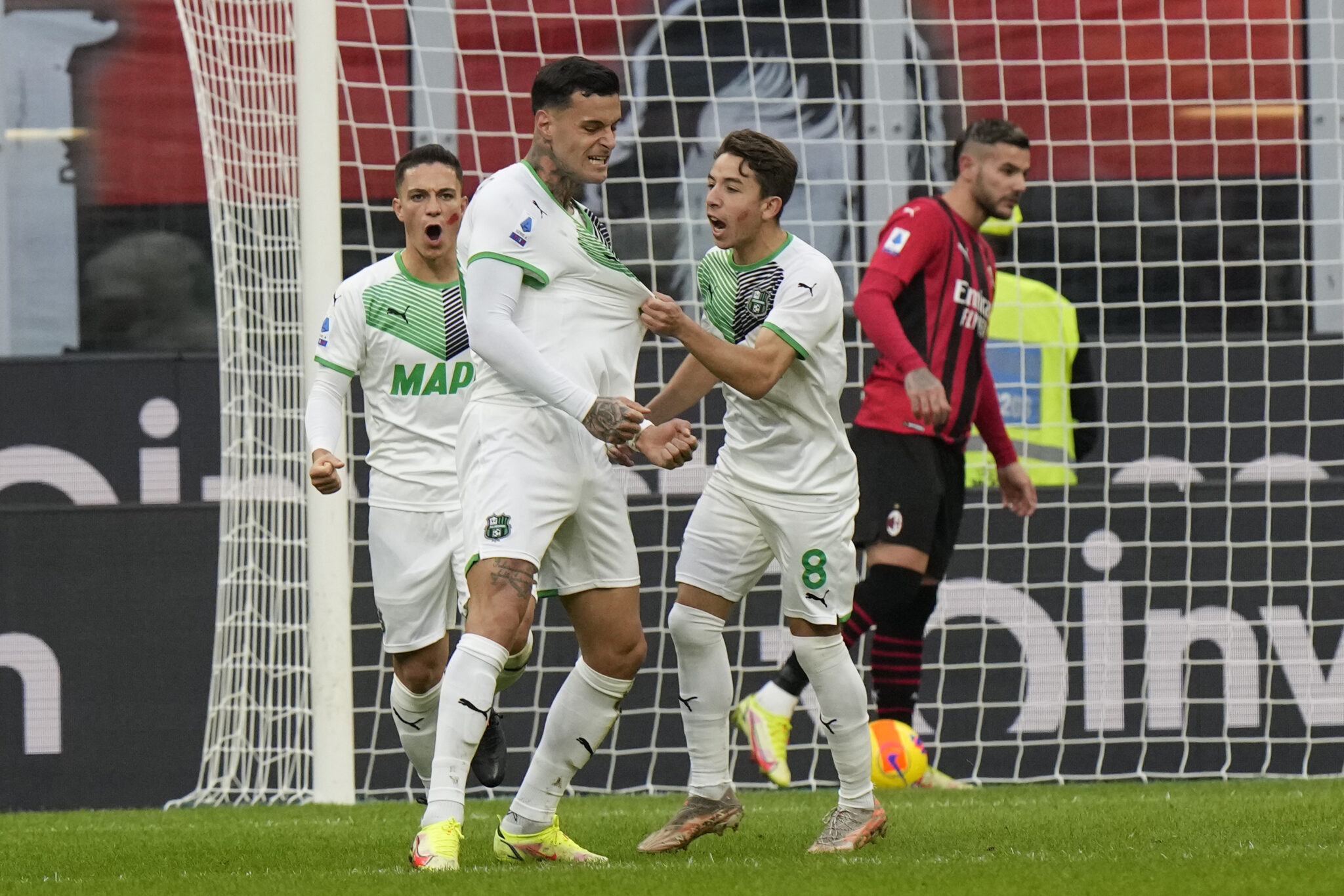 Έκλεισε το… σπίτι της Μίλαν η Σασουόλο