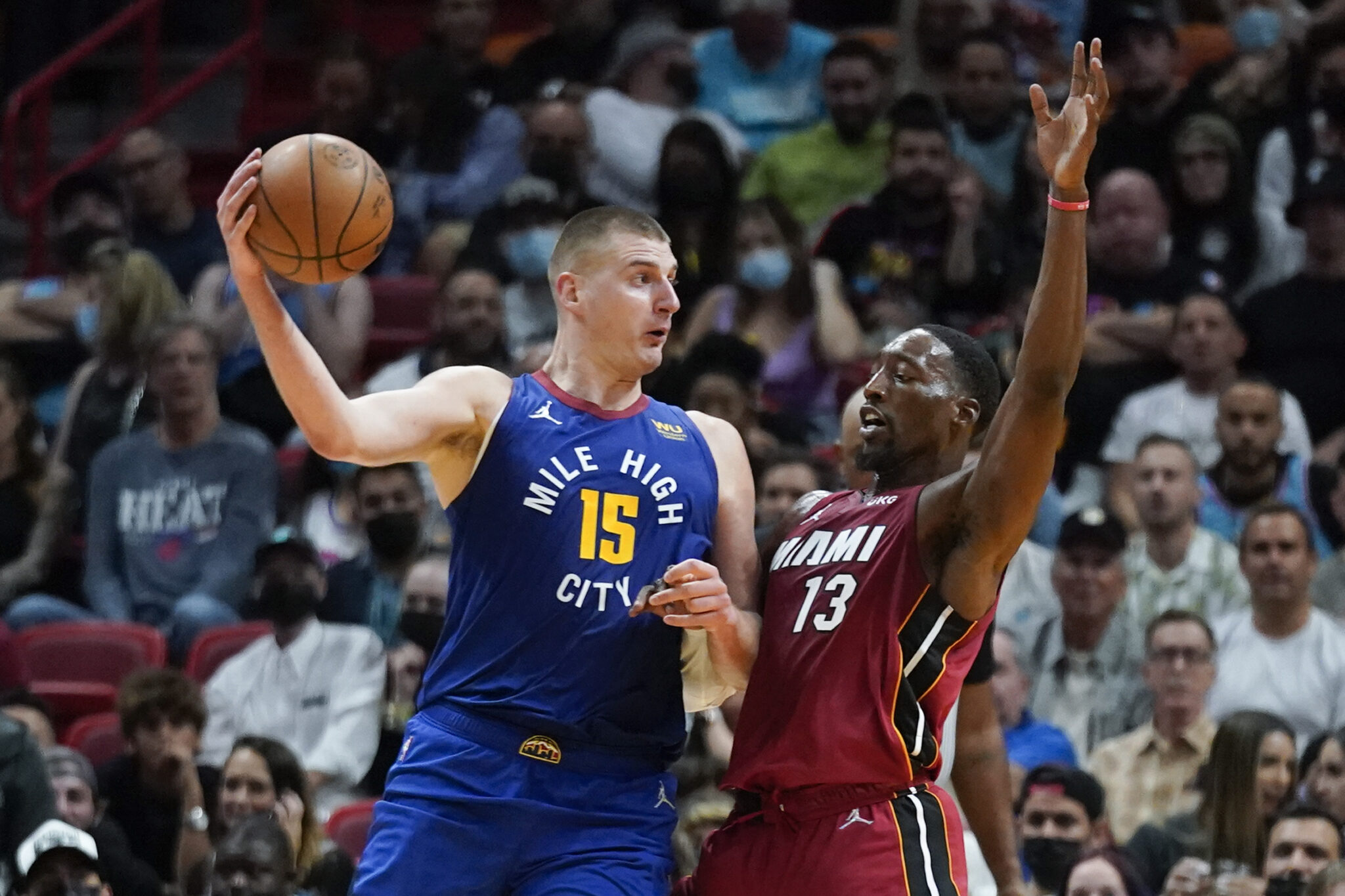 Ο Γιόκιτς «καθάρισε» τους Χιτ στο Μαϊάμι υπό το βλέμμα των αδερφών του