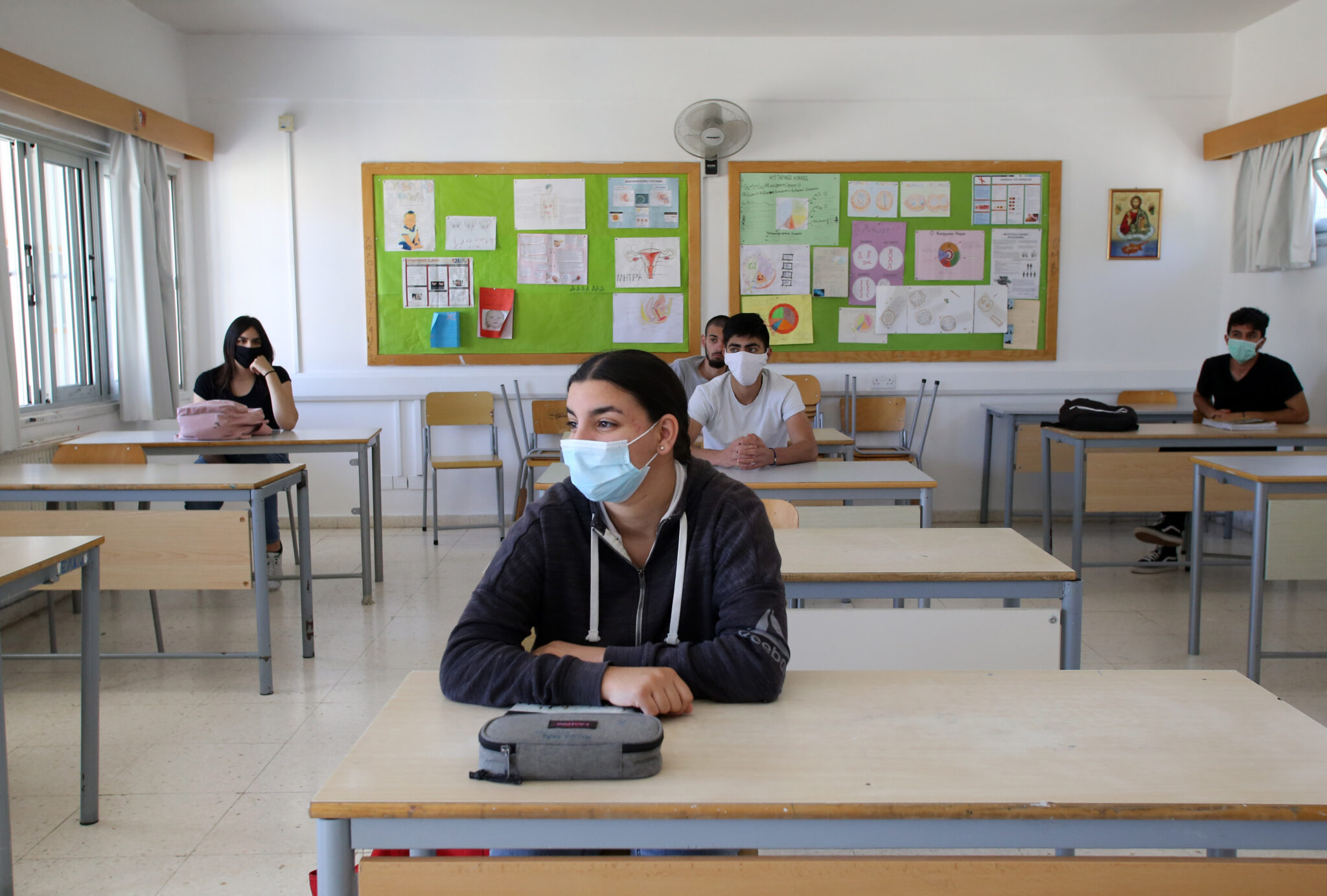 "Εδώ και δυο χρόνια έχουν ξεχάσει τι σημαίνει σχολική ζωή" (ΒΙΝΤΕΟ)