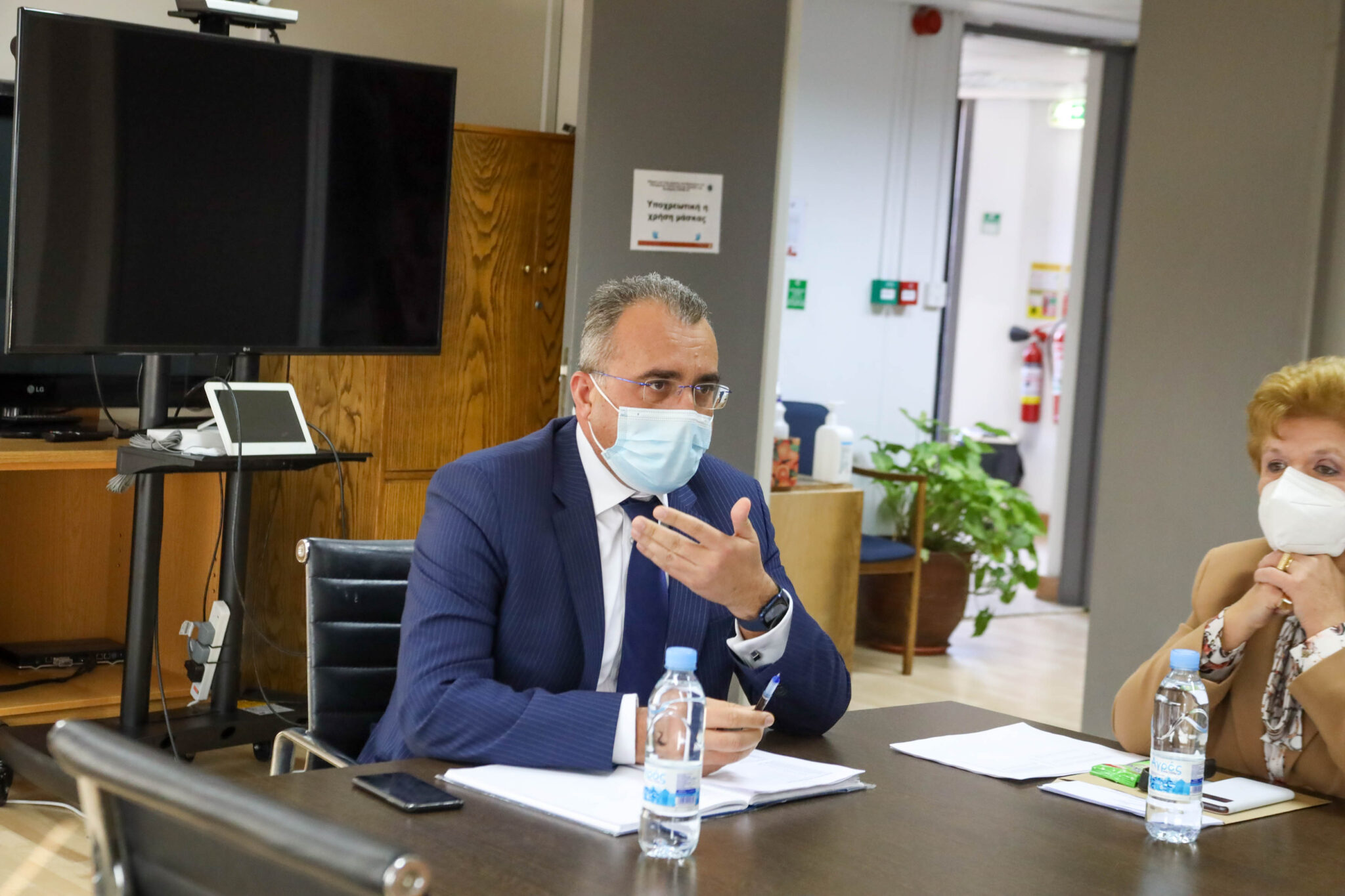 Βλέπει ΟΚΥπΥ ο Υπουργός Υγείας: Συσκέψεις επί συσκέψεων για τη νέα μετάλλαξη