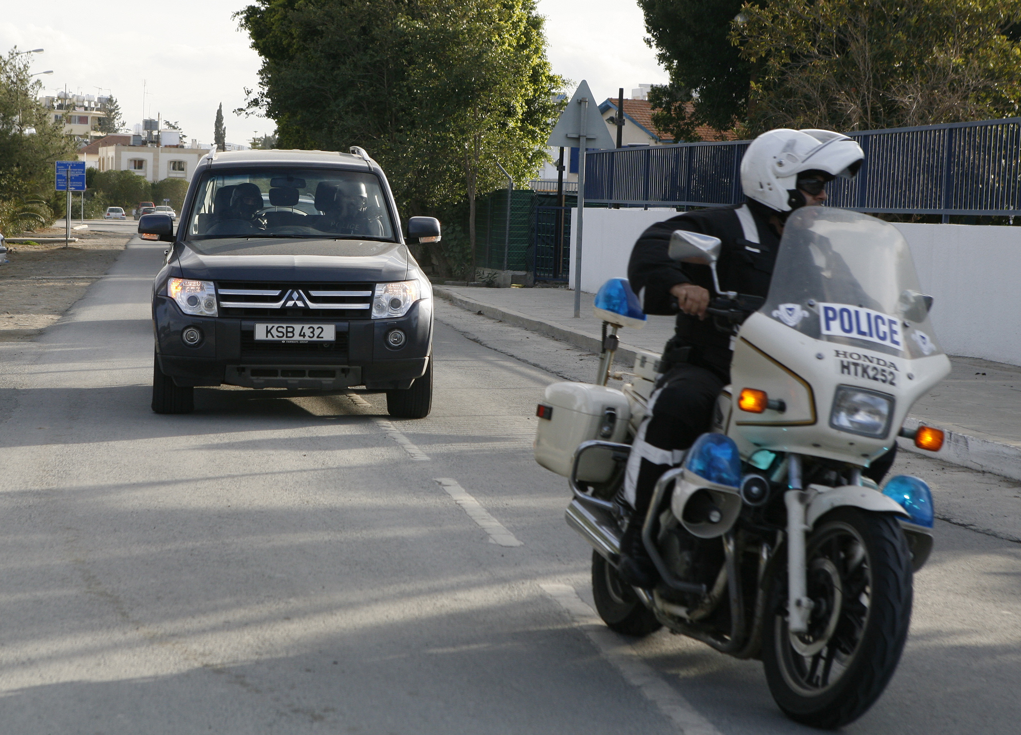 Συναγερμός στις Αρχές: Κατάδικος απέδρασε από όχημα στα φώτα "Καλησπέρα"