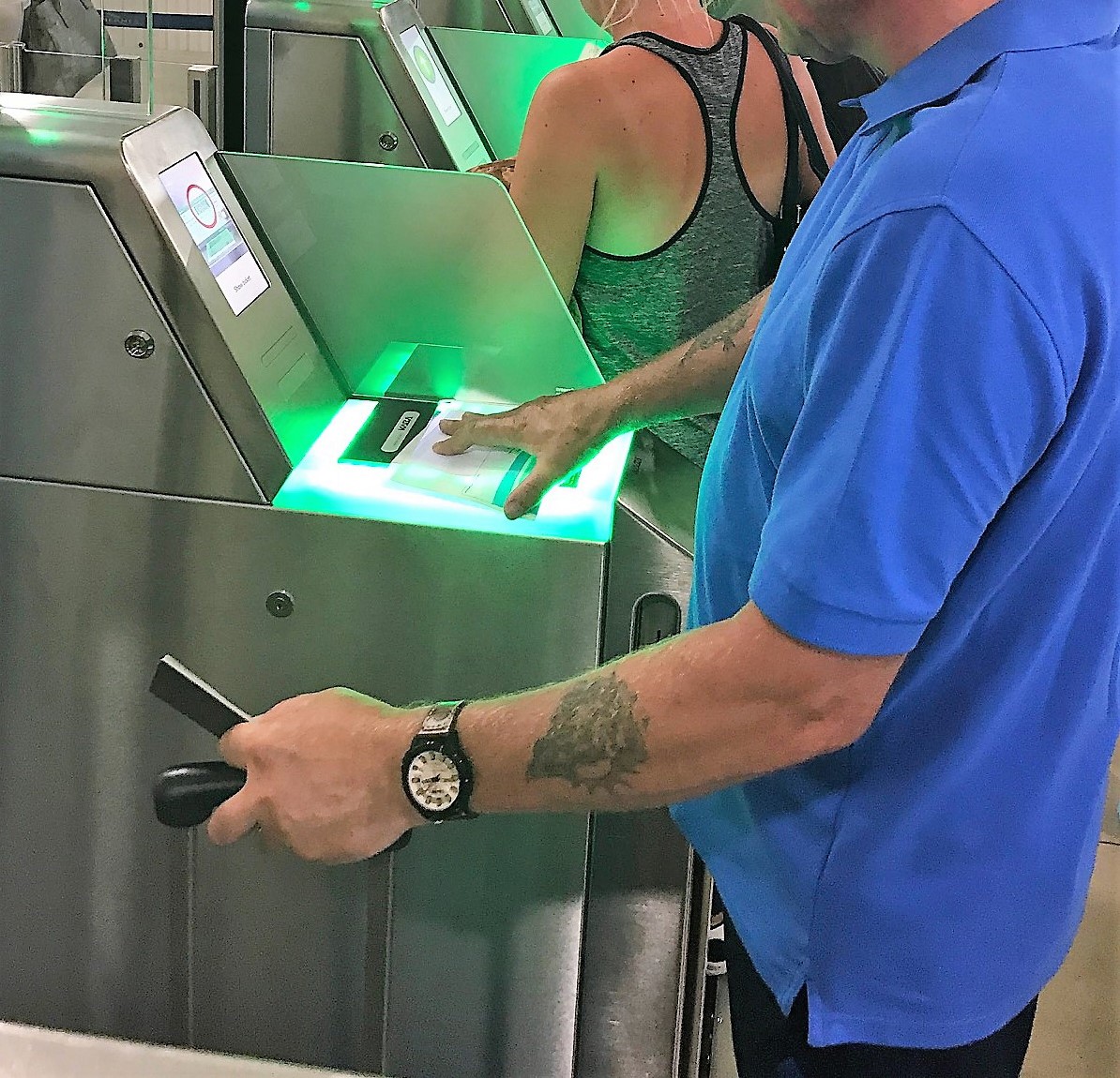 Αφρικανός παρουσιάστηκε ως .. Φινλανδός: Τον τσάκωσαν με πλαστό διαβατήριο