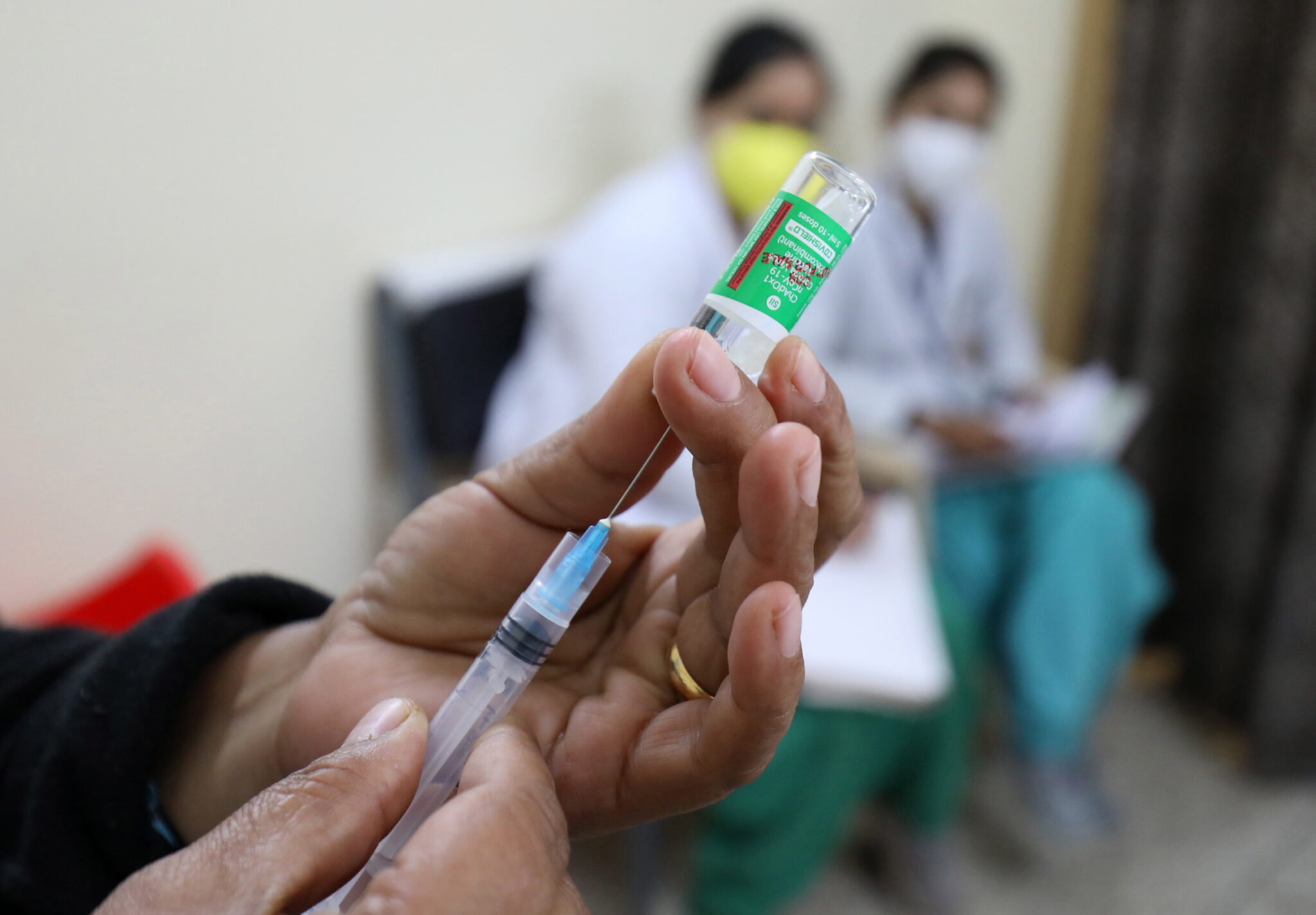 Μικρότερη η δόση του εμβολίου της Pfizer στα παιδιά 5-11 ετών