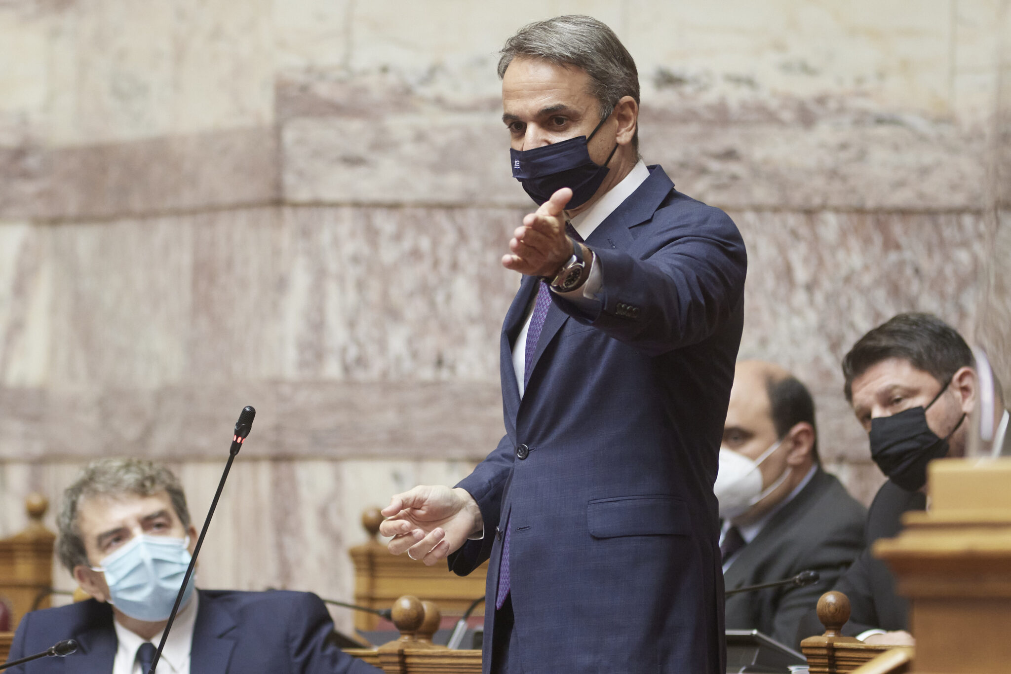 Bonus σε 100.000 υγειονομικούς ανακοίνωσε ο Μητσοτάκης (ΒΙΝΤΕΟ)