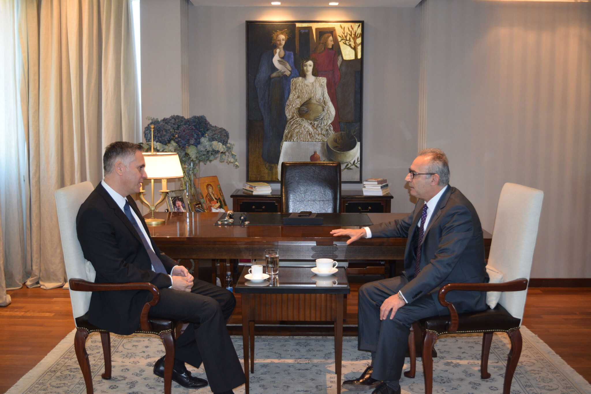 Τα βρήκαν Αβέρωφ-Νικόλας: "Κατάπαυση" πυρός πριν τον προϋπολογισμό