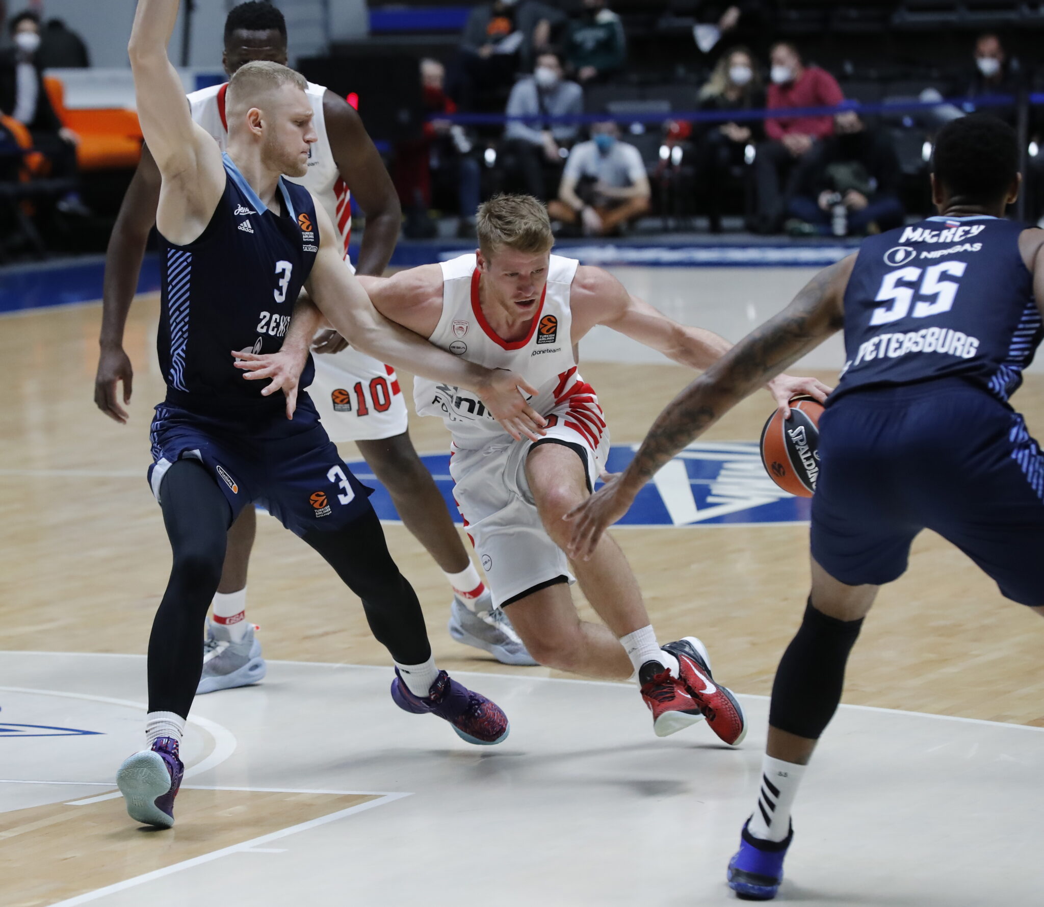 «Στοπ» στην Αγία Πετρούπολη για Ολυμπιακό