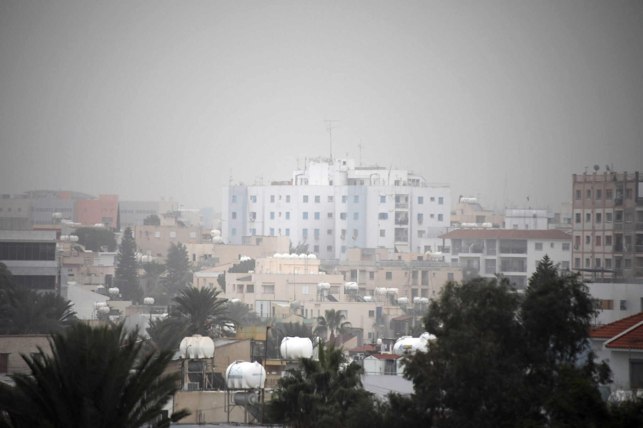 Γιατί δεν εκδίδεται απαγορευτικό διάταγμα όταν "πνιγόμαστε" στη σκόνη;