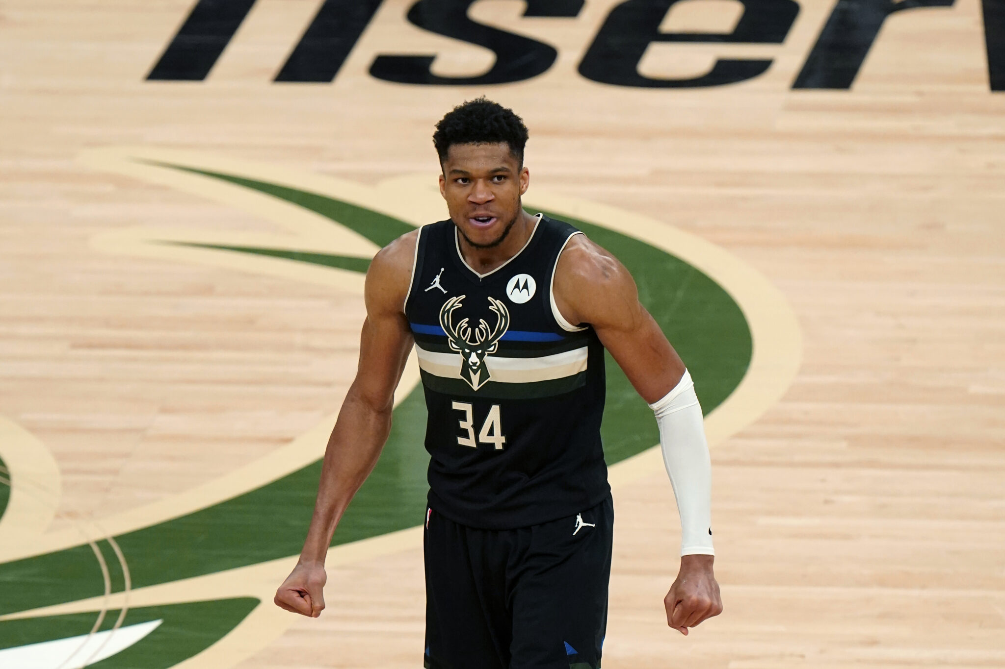 Τα καλύτερα του Γιάννη από την ήττα κόντρα στους Νικς (ΒΙΝΤΕΟ)