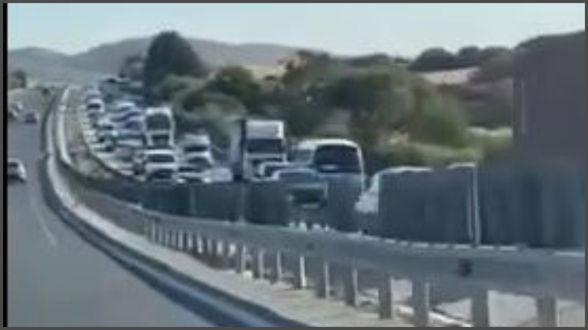 ΒΙΝΤΕΟ: Ουρές οχημάτων και ταλαιπωρία οδηγών στον αυτοκινητόδρομο προς Λεμεσό