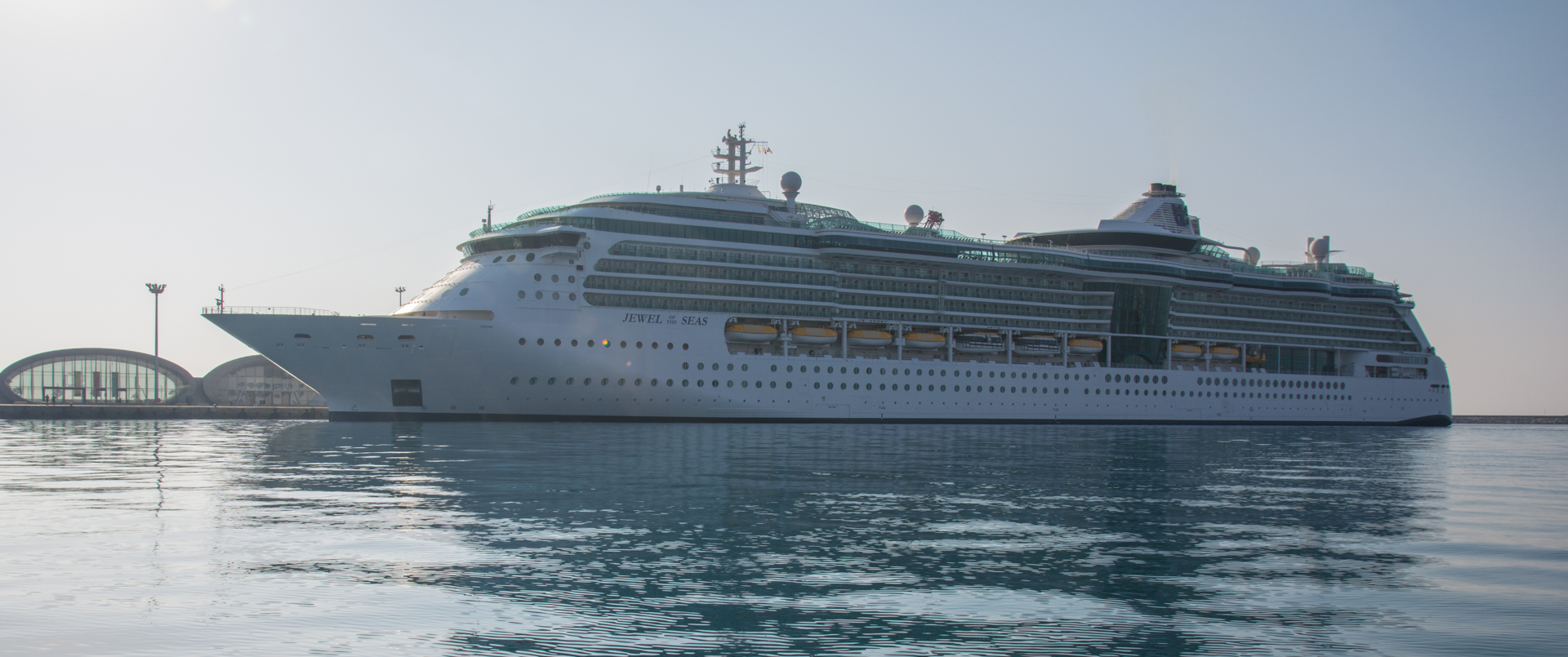 Το Jewel of the Seas αποχαιρετά το  λιμάνι Λεμεσού για τη φετινή σεζόν