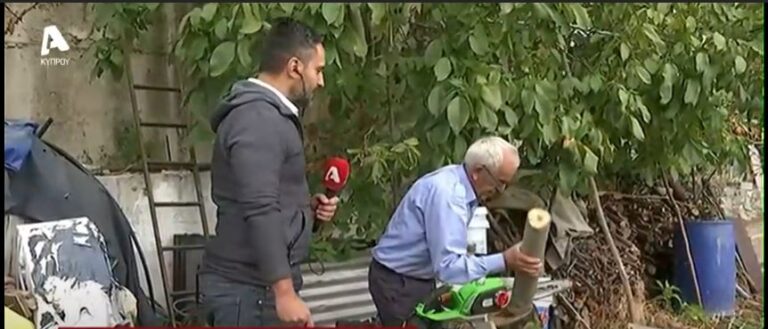 ΒΙΝΤΕΟ: Ο κύριος Αντρέας έκοψε τα καυσόξυλα που θα χρειαστεί φέτος για την σόμπα