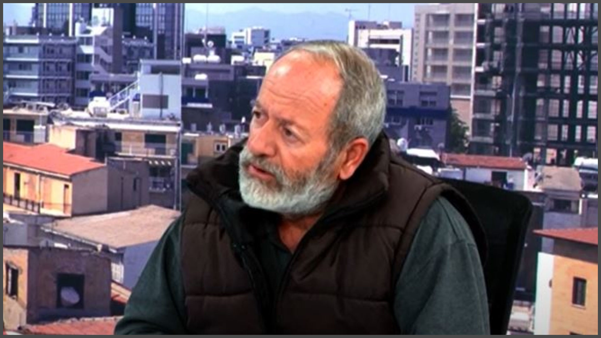 Ματσάκης προς ανεμβολιάστους γιατρούς και νοσηλευτές: "Να πάεις σπίτι σου"