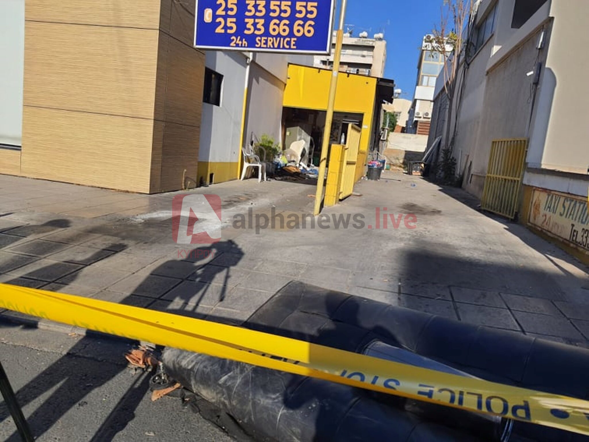 Απόπειρα φόνου: "Μπούκαρε" σε γραφείο ταξί με το αυτοκίνητο και χτύπησε 47χρονο