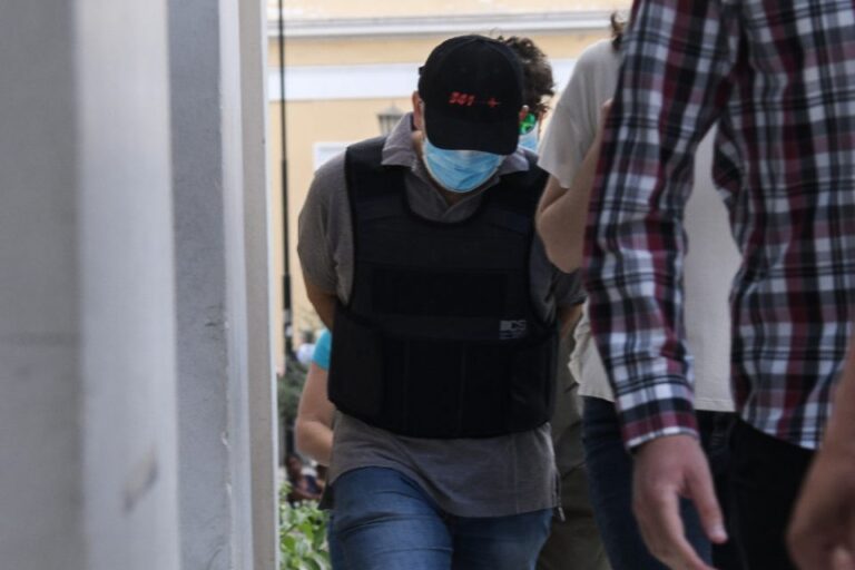 Στο εδώλιο ο δήθεν γιατρός που έταζε θεραπείες σε καρκινοπαθείς