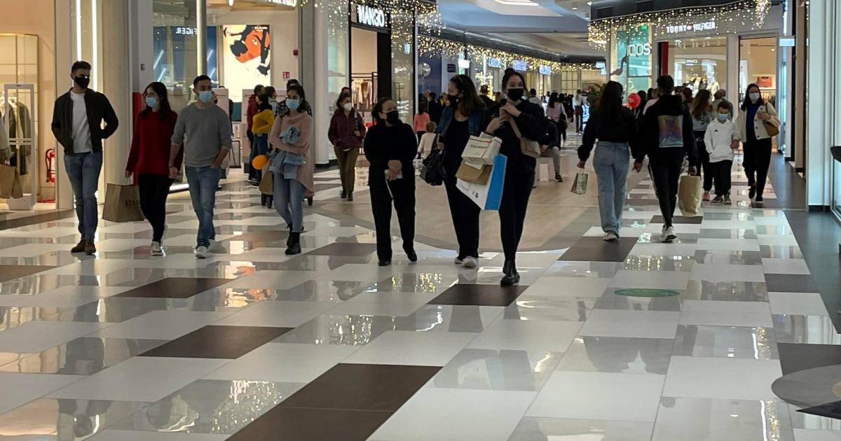 Κατέκλυσαν την αγορά για ψώνια της τελευταίας στιγμής οι Κύπριοι (ΒΙΝΤΕΟ)