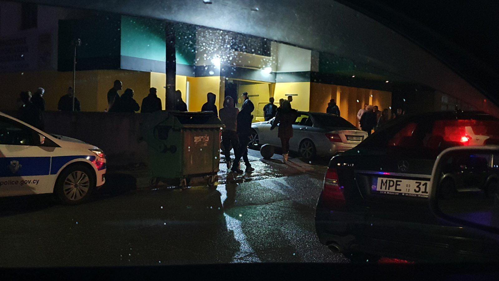 Ισχυρή έκρηξη στην Πάφο: Εκτεταμένες ζημιές σε κτίριο και οχήματα