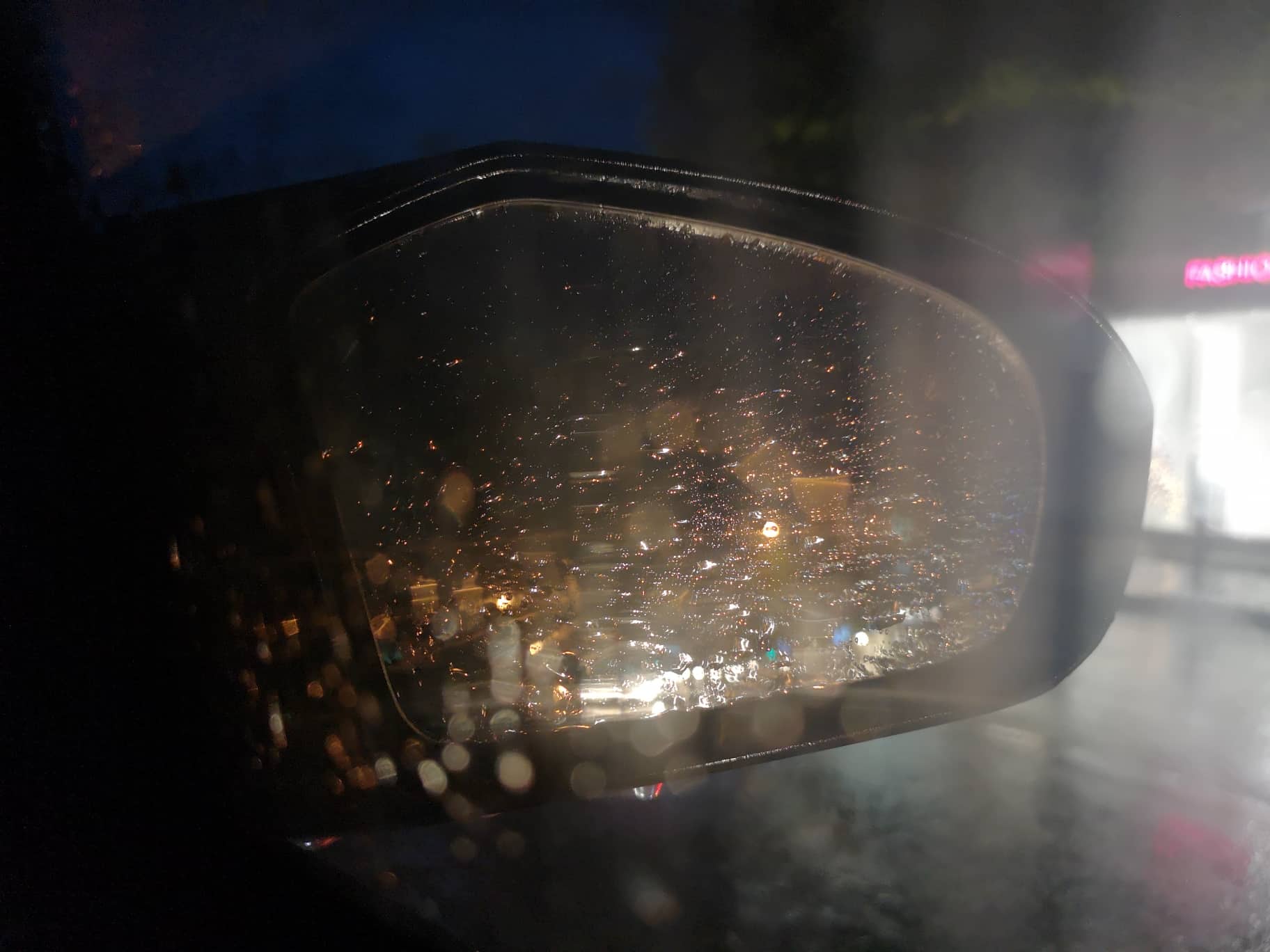 Με βροχές και κίτρινη προειδοποίηση μας αποχαιρετά το 2021