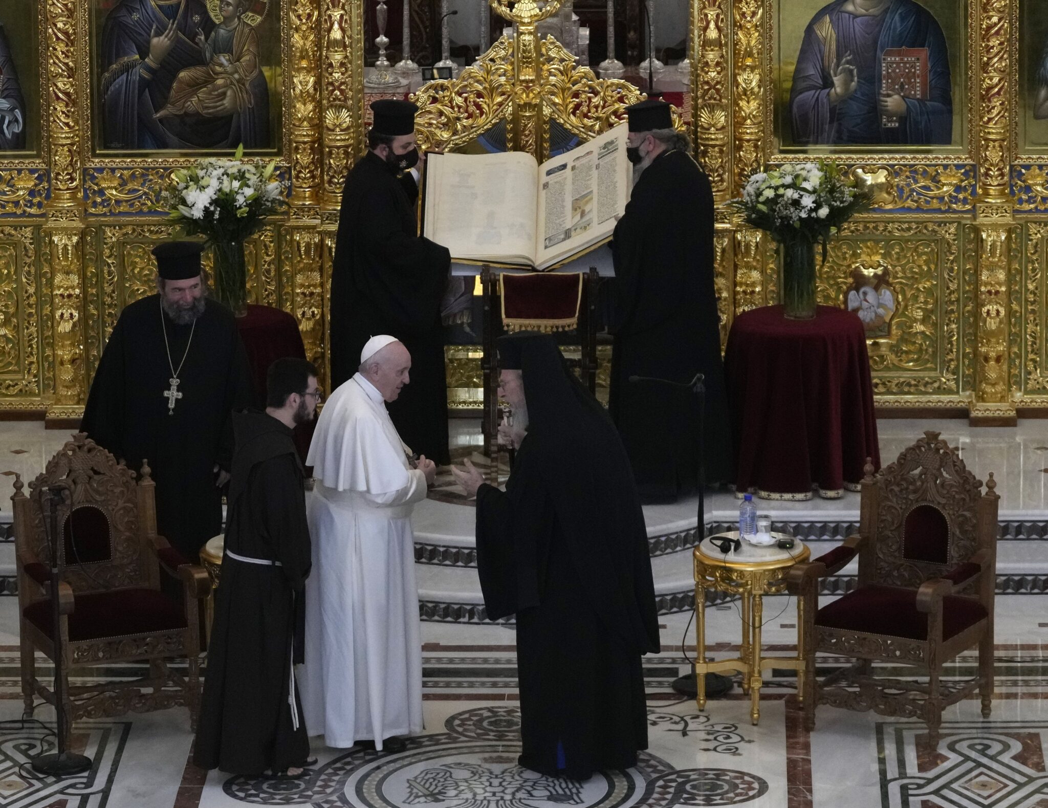 Με μηνύματα ενότητας έκλεισε η ιστορική συνάντηση Πάπα – Αρχιεπισκόπου (ΒΙΝΤΕΟ)