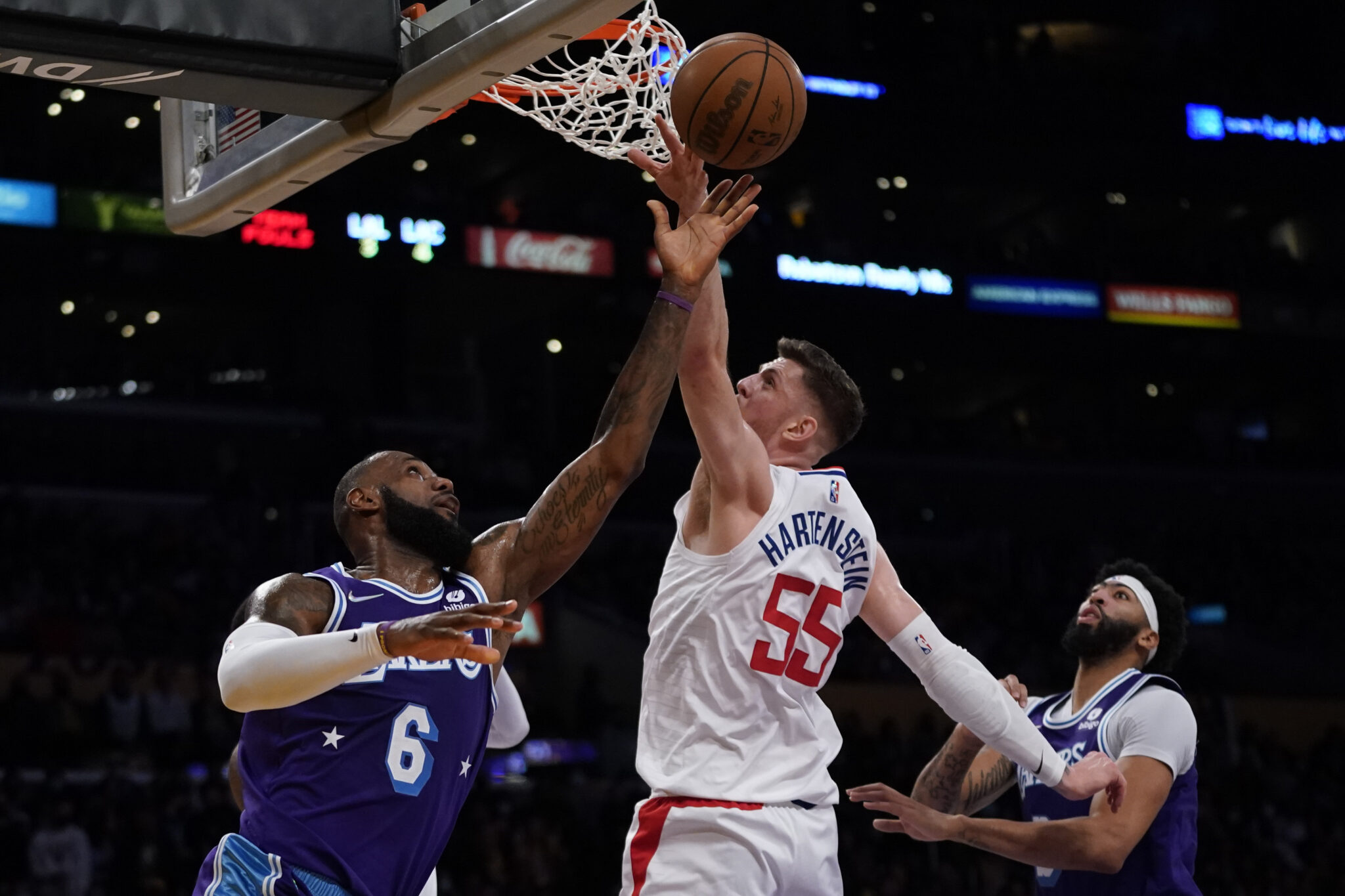 «Ξέραναν» τους Λέικερς οι Κλίπερς