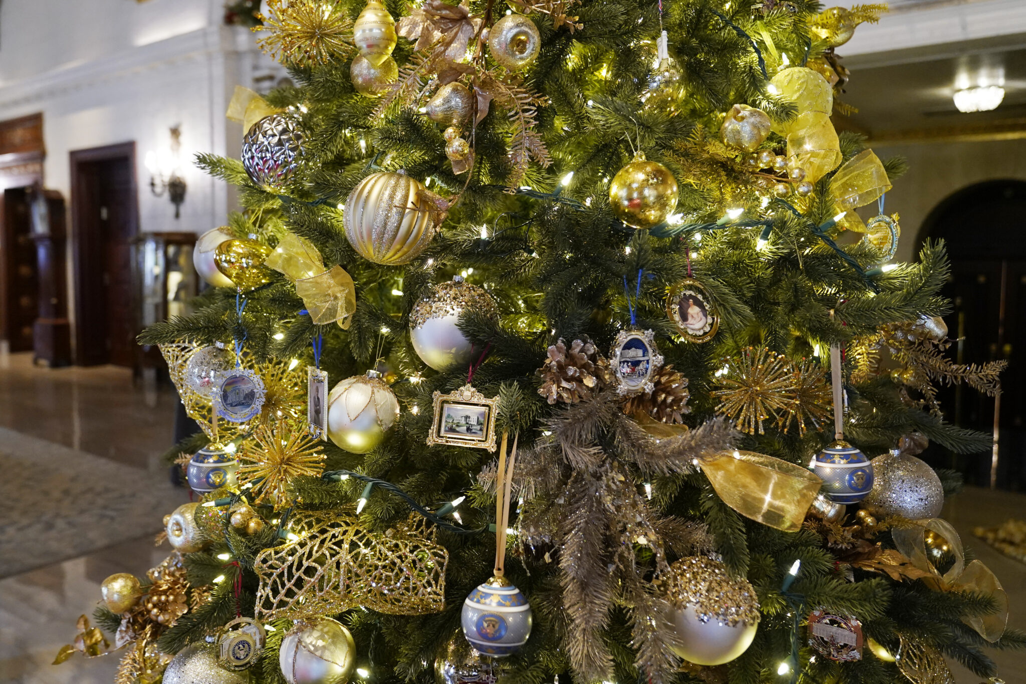 Η "έκρηξη" κρουσμάτων έφερε ακυρώσεις της τελευταίας στιγμής σε ξενοδοχεία