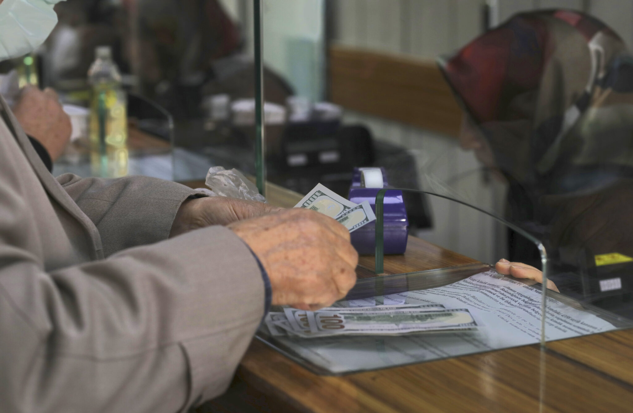 Αυτός είναι ο νέος κατώτατος μισθός που καθορίστηκε στα κατεχόμενα