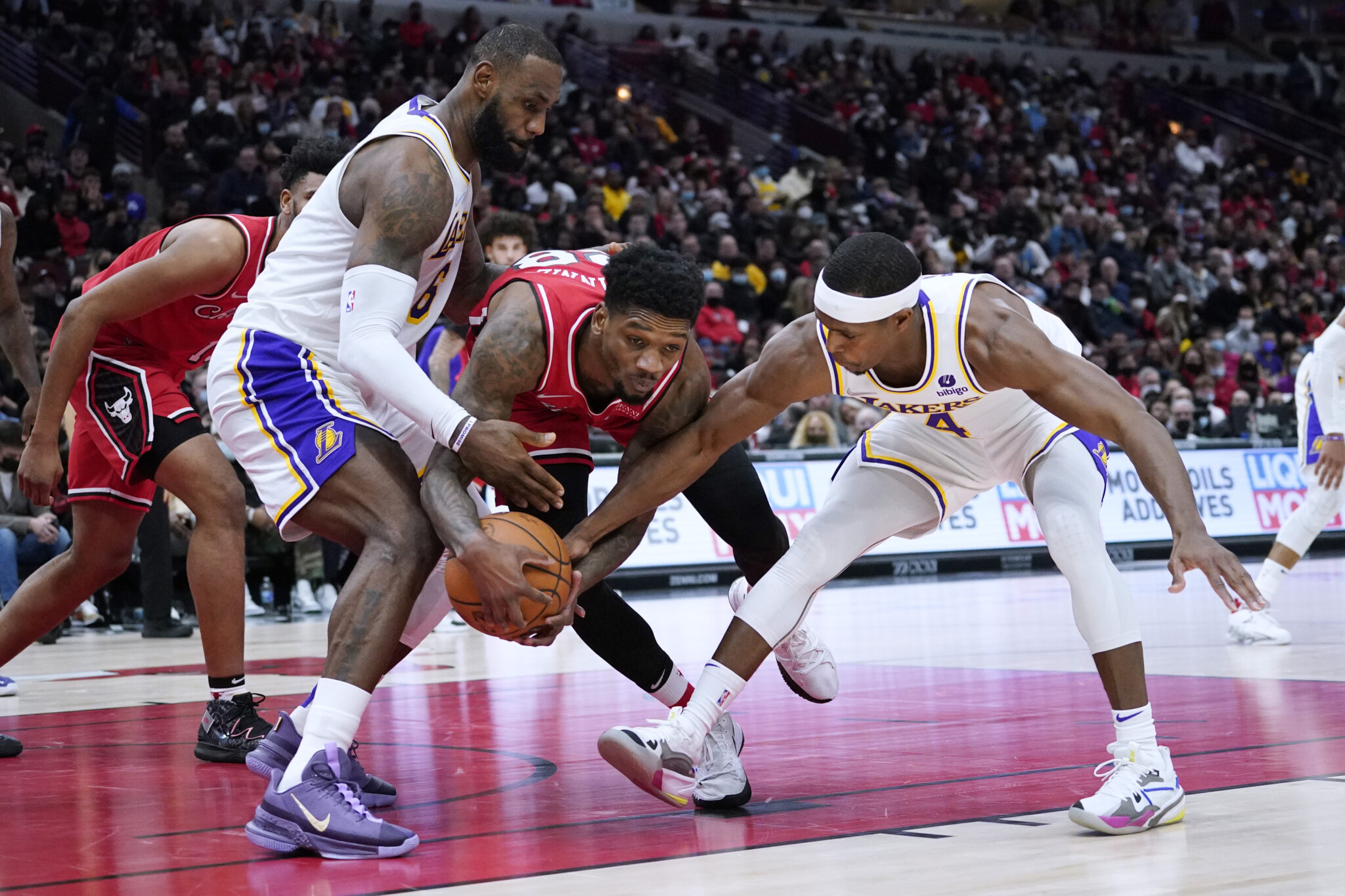 «Καθάρισαν» και τους Λέικερς με σούπερ ΝτεΡόζαν οι Μπουλς