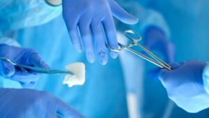 Μόνο επείγοντα περιστατικά στα δημόσια νοσηλευτήρια από την Κυριακή