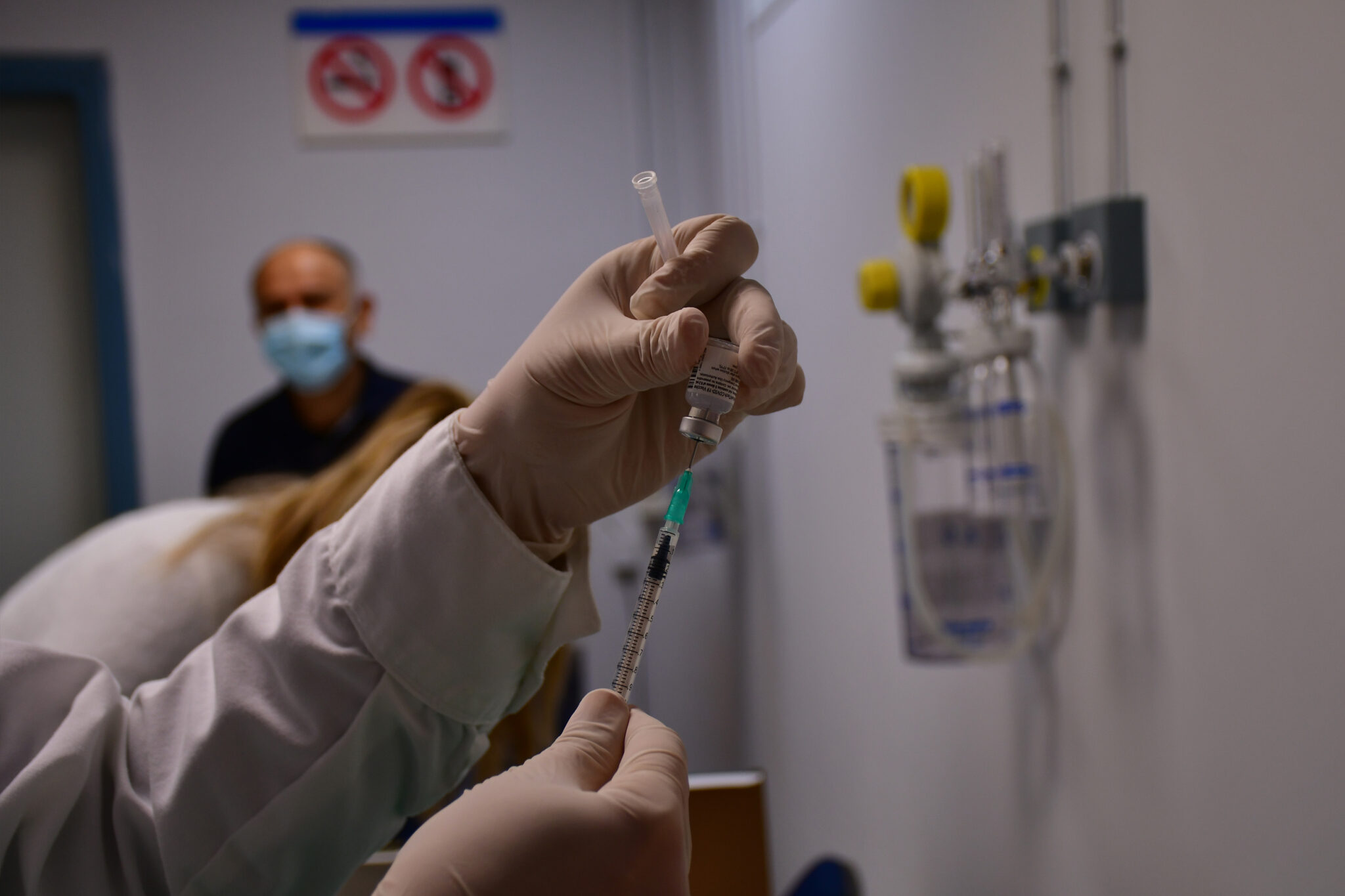 Άγγιξαν τις 9.000 οι εμβολιασμοί κατά της Covid-19 σε ένα 24ωρο