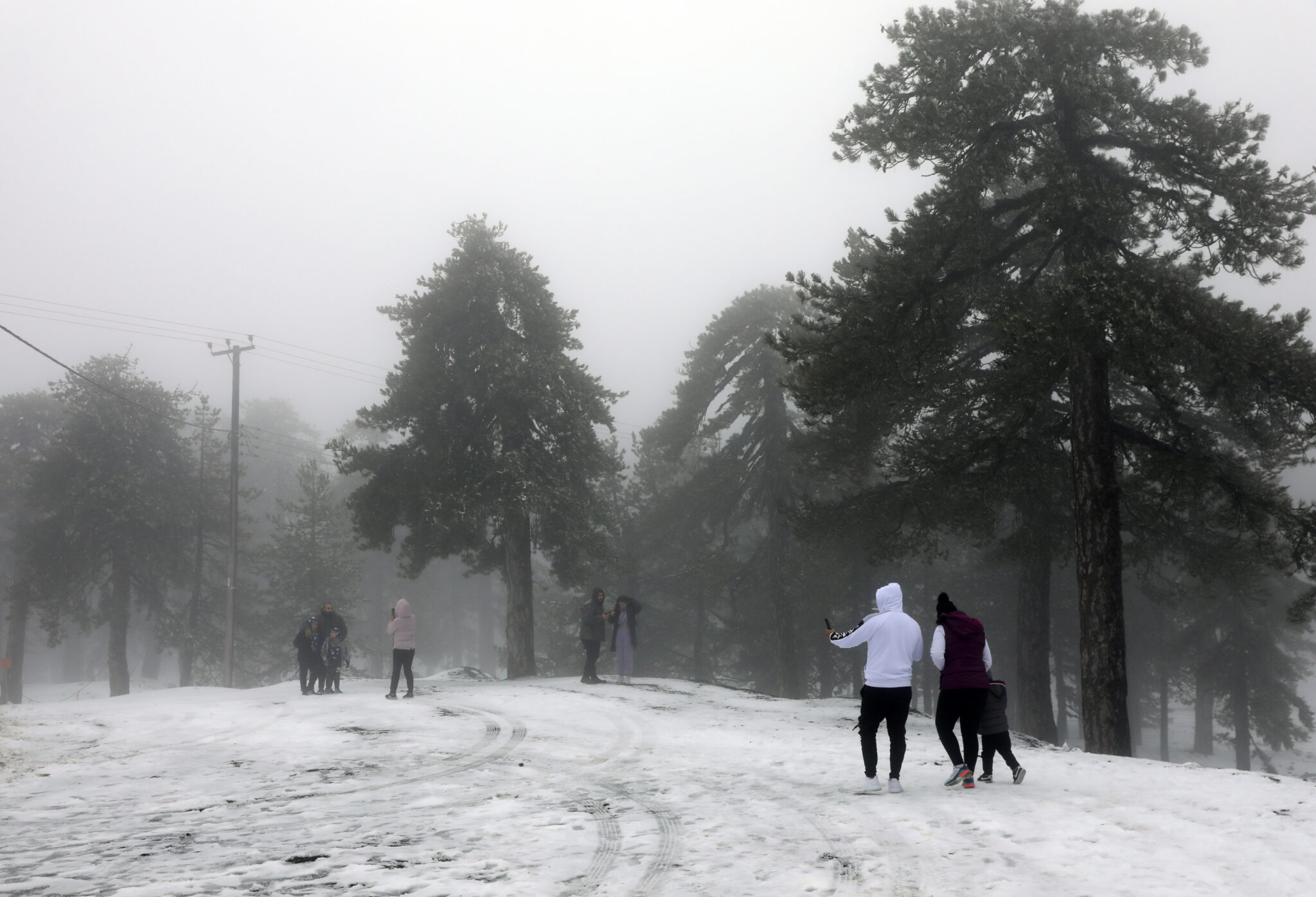 Λευκά Χριστούγεννα στο Τρόοδος, άγγιξε τα 22 εκατοστά το ύψος του χιονιού