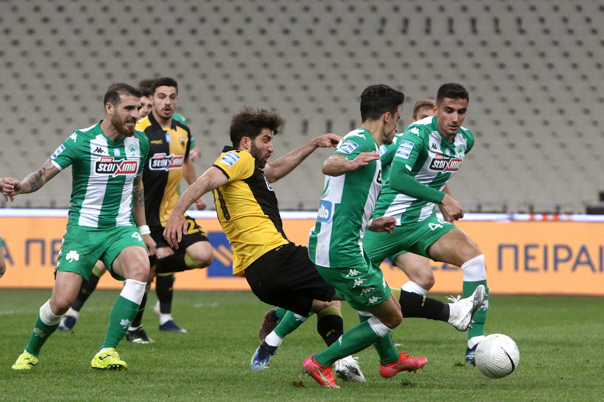 Η Ελληνική αστυνομία ζητάει αναβολή δύο αγώνων λόγω… Πάπα