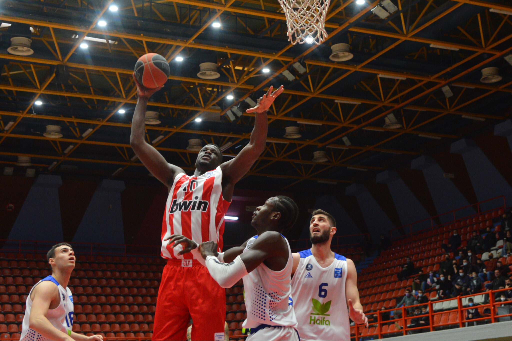 «Εκτέλεσε» τη Λάρισα ο Ολυμπιακός