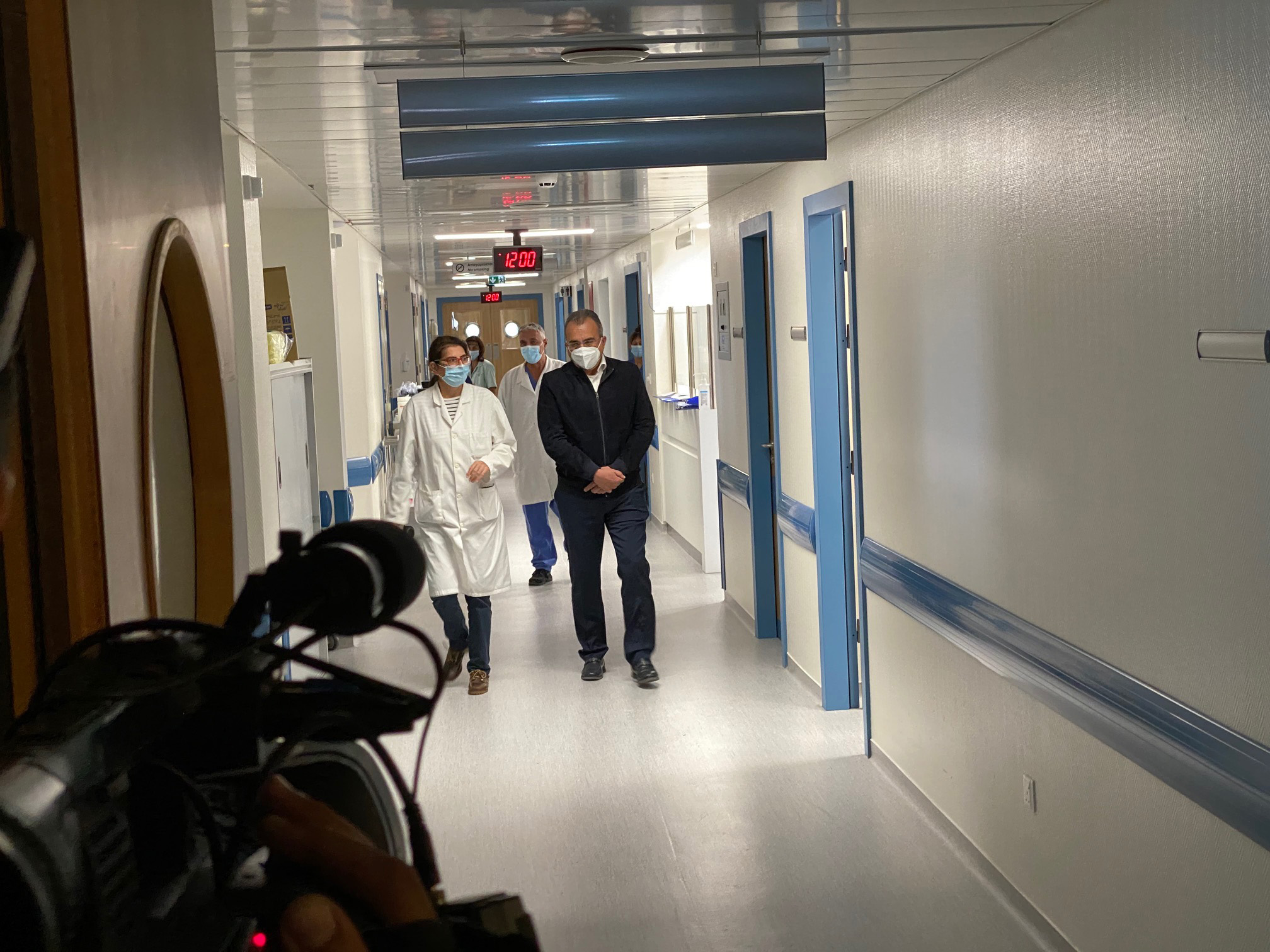 ΦΩΤΟ: Ευχαρίστησε γιατρούς και νοσηλευτές για το έργο τους ο Χατζηπαντέλας