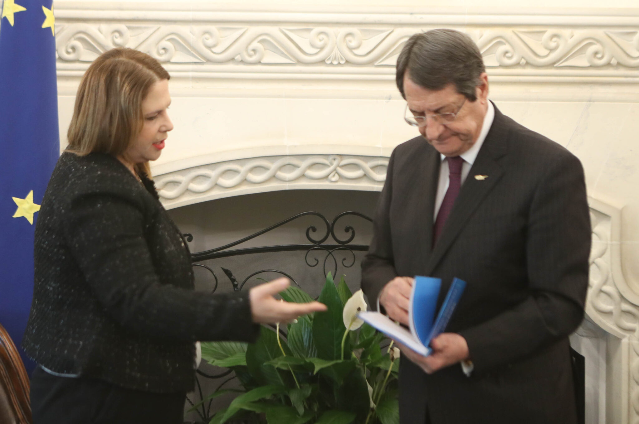 Καμία δυσμενής διάκριση στα νέα μέτρα κατά πανδημίας, λέει η Επίτροπος Λοττίδου