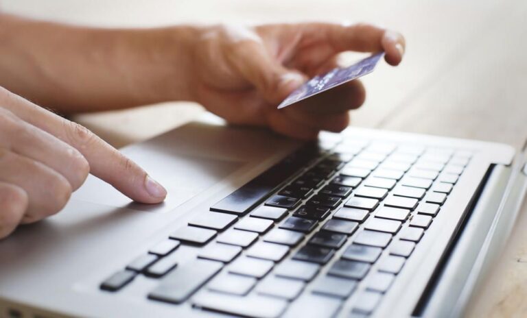 Μόνο ηλεκτρονικά οι πληρωμές φόρων