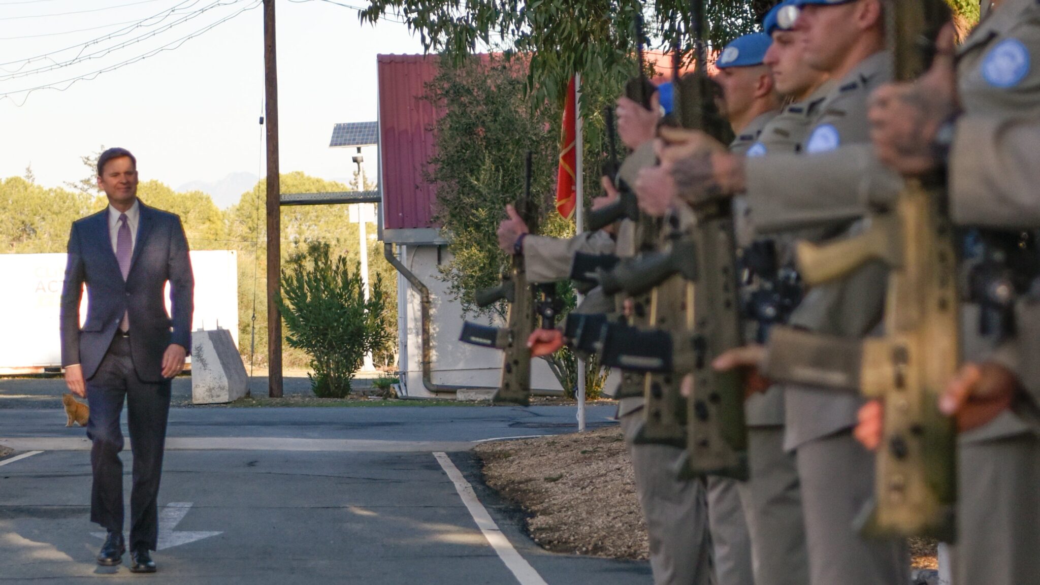 Στιούαρτ: Βλέπει τους ηγέτες χωριστά και ακολούθως τους περιμένει σε δεξίωση