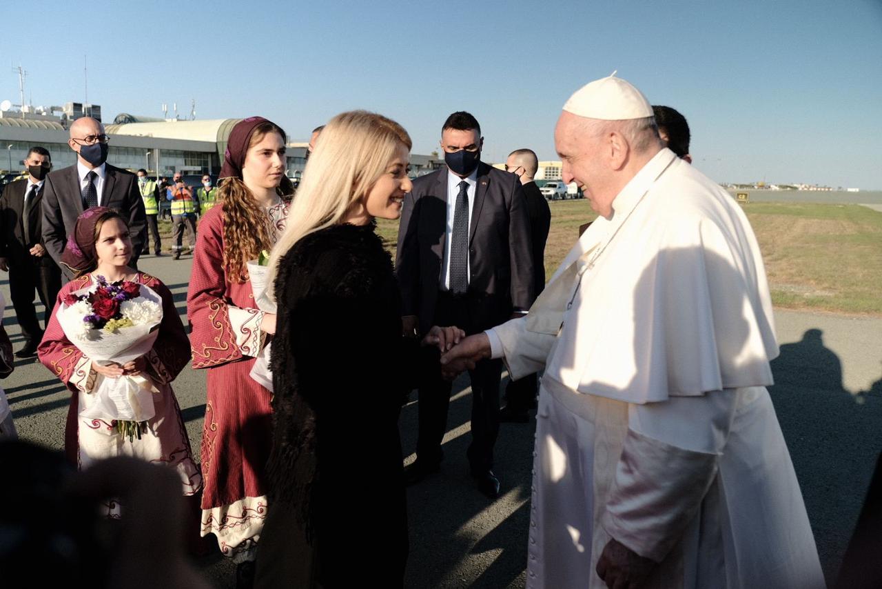 ΠτΒ: Η επίσκεψη του Πάπα δίνει την ελπίδα να κυριαρχήσει η ειρήνη (ΦΩΤΟ)