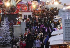 Νέα μέτρα στη Γαλλία: Ποιοι χώροι κλείνουν για να μειωθεί η εξάπλωση του Covid