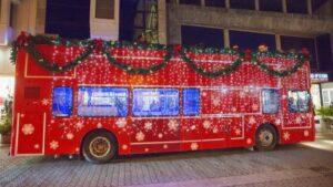 Από γειτονιά σε γειτονιά το χριστουγεννιάτικο λεωφορείο στη Λεμεσό