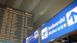 Ιταλία: Πενθήμερη καραντίνα στους ανεμβολίαστους που φτάνουν αεροπορικώς