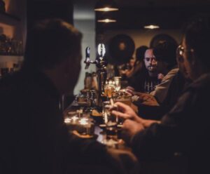 Χριστουγεννιάτικες "καμπάνες": Υπάλληλοι χωρίς safepass και υπεράριθμοι πελάτες