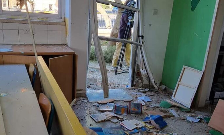 Στόχος βανδαλιστών 7 σχολεία ανά Επαρχία, έστησαν φρουρούς και τη νύχτα (ΒΙΝΤΕΟ)