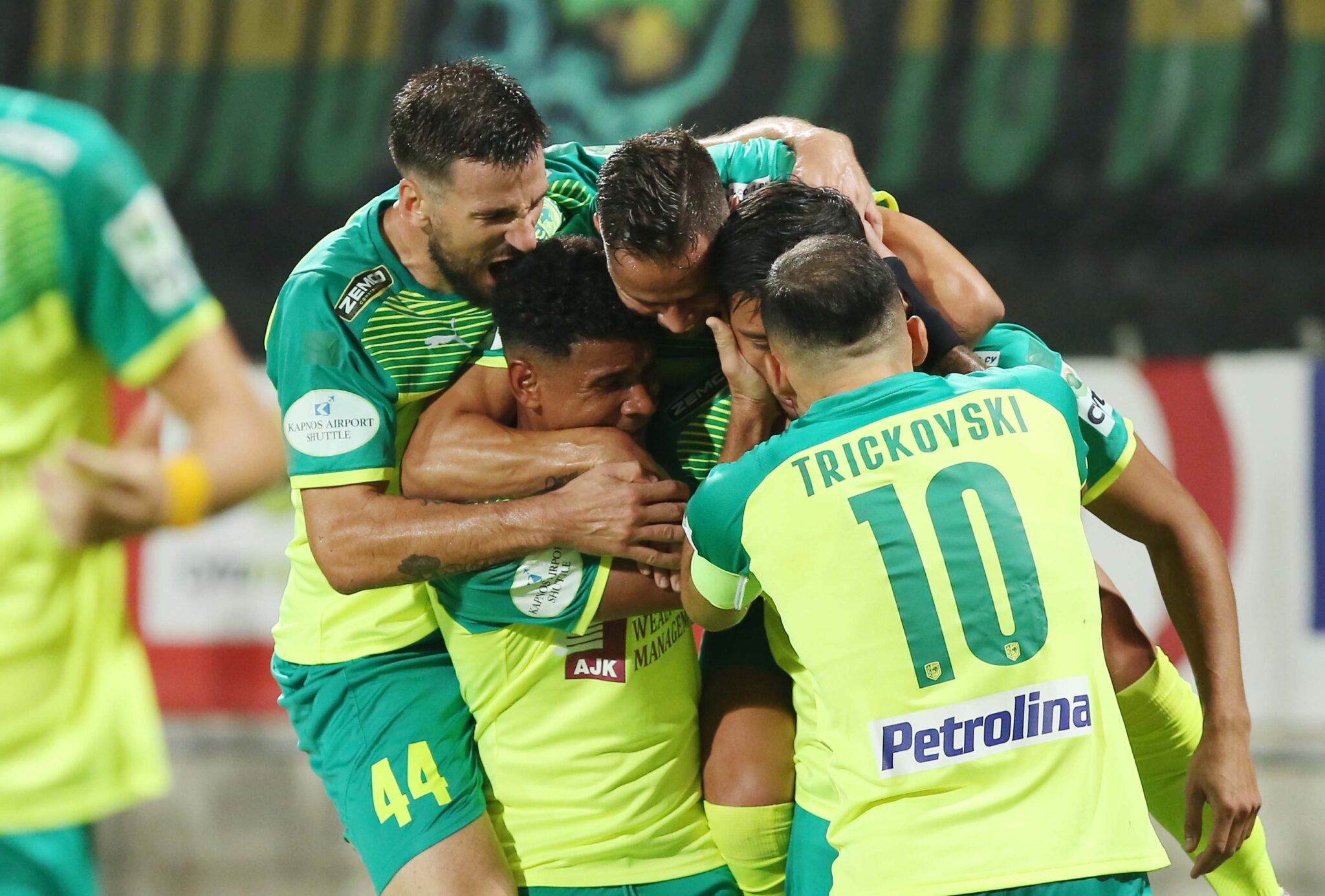 Πιάνουν δουλειά ξανά στην ΑΕΚ