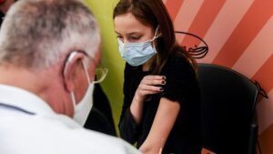 Γερμανία: Περιμένουν μέχρι 160.000-240.000 κρούσματα ημερησίως λόγω Όμικρον