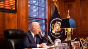 Μπάιντεν-Πούτιν: Προειδοποίησαν ο ένας τον άλλον για την Ουκρανία